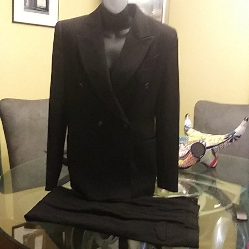 SUPER SALE!!!Gorgio Armani pantsuit Sz.38